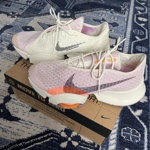 Women’s Nike Air Zoom Superrep 2NN.